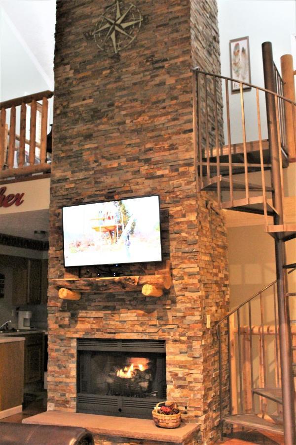 Spacious Downtown Condo Walking Distance To Downtown Gatlinburg Sleeps 6 Guests 外观 照片