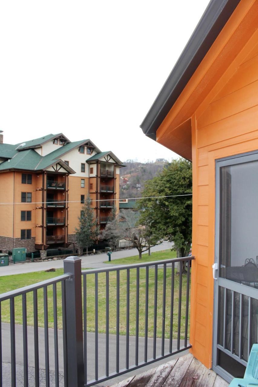 Spacious Downtown Condo Walking Distance To Downtown Gatlinburg Sleeps 6 Guests 外观 照片