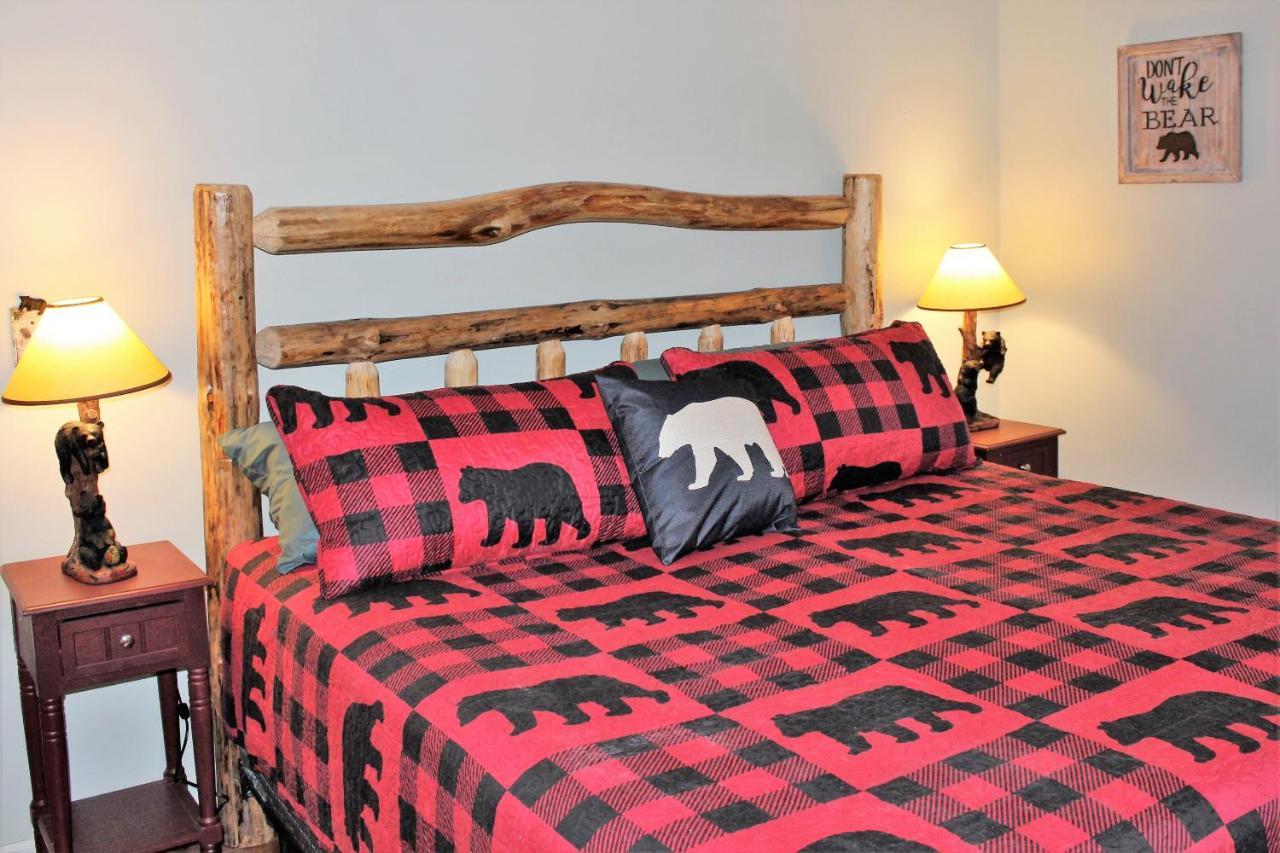 Spacious Downtown Condo Walking Distance To Downtown Gatlinburg Sleeps 6 Guests 外观 照片