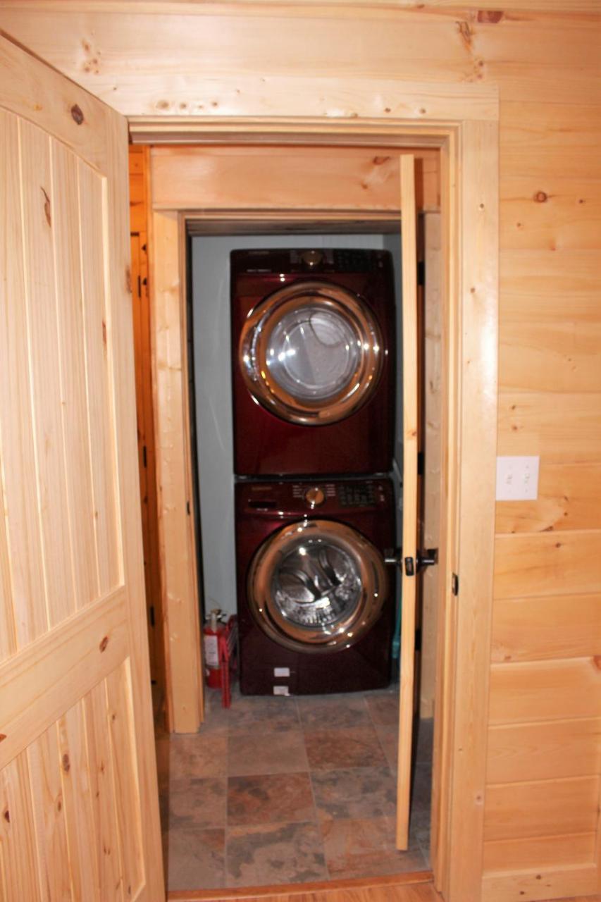 Spacious Downtown Condo Walking Distance To Downtown Gatlinburg Sleeps 6 Guests 外观 照片