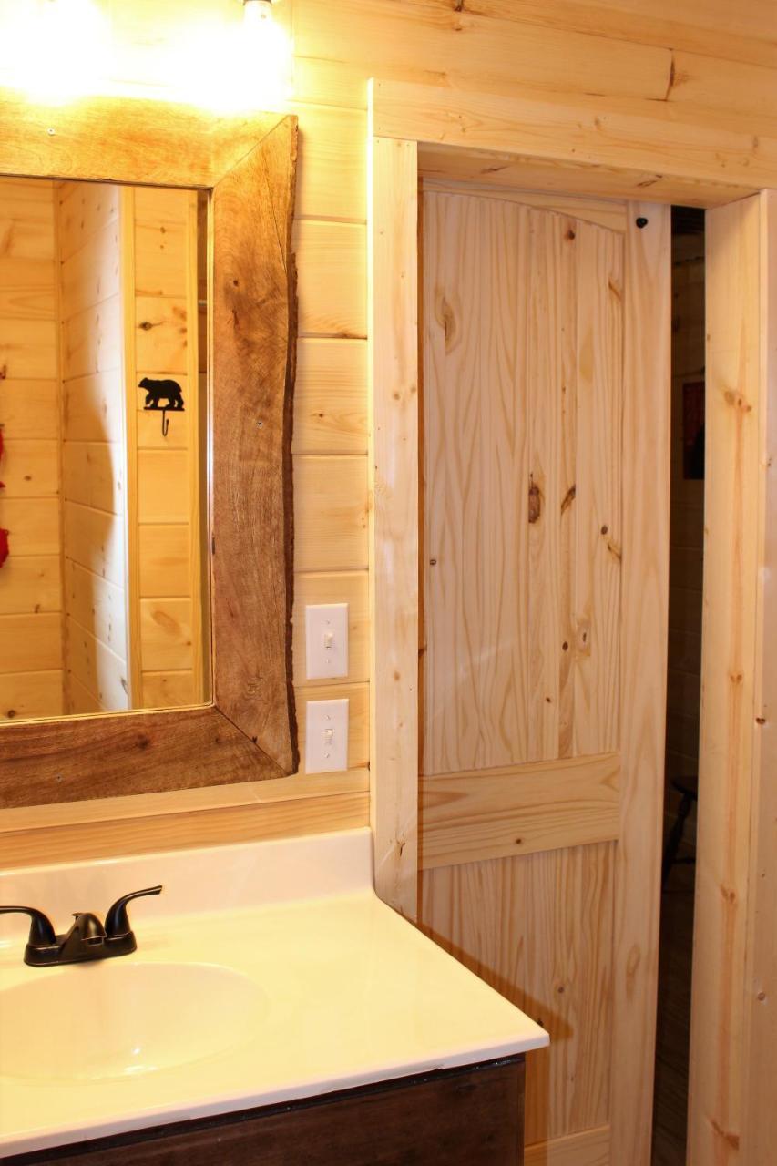 Spacious Downtown Condo Walking Distance To Downtown Gatlinburg Sleeps 6 Guests 外观 照片