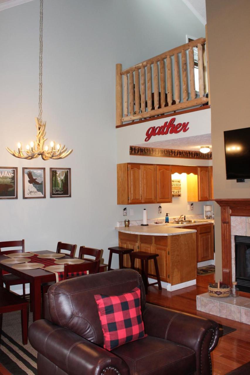 Spacious Downtown Condo Walking Distance To Downtown Gatlinburg Sleeps 6 Guests 外观 照片