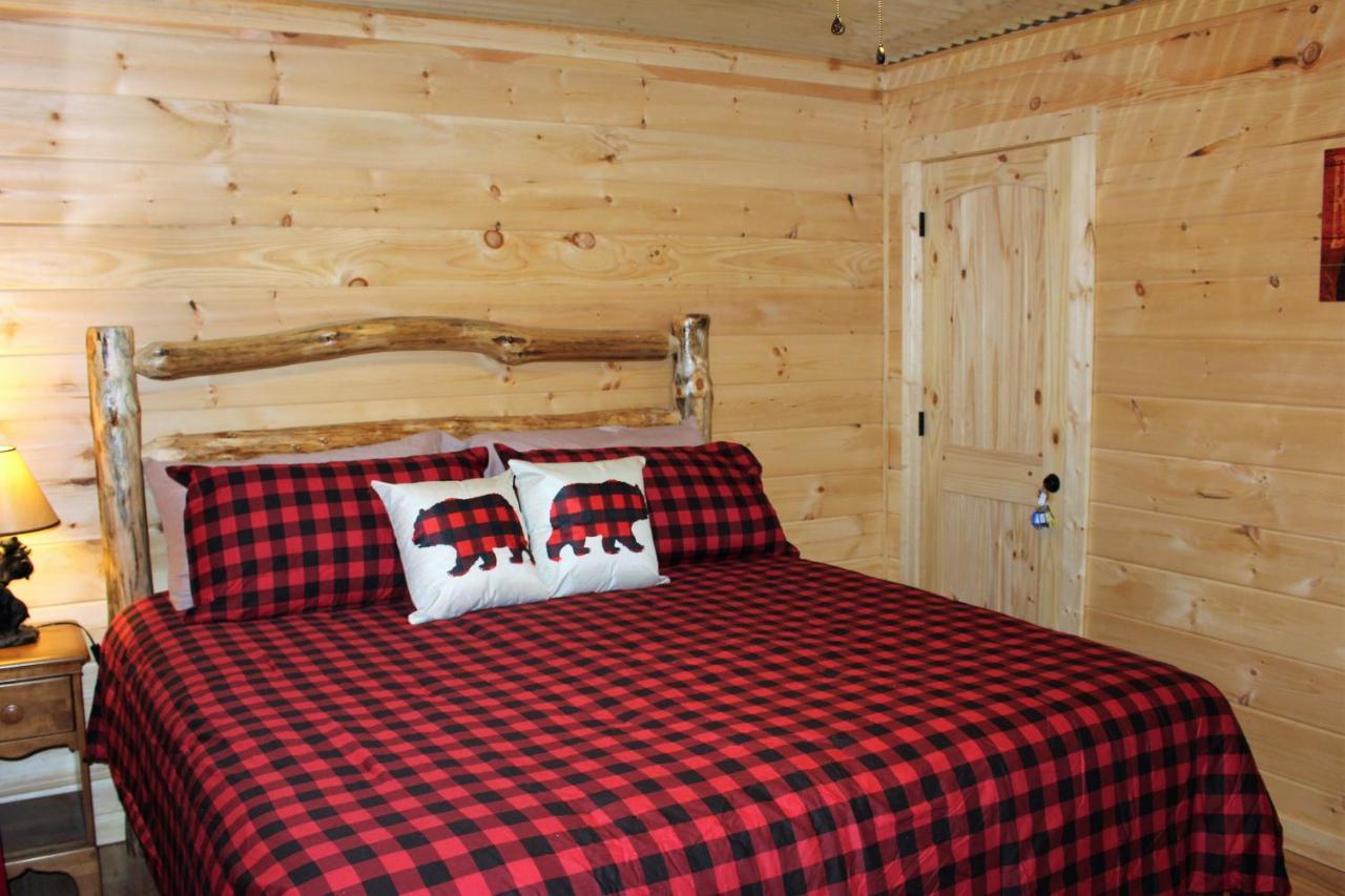 Spacious Downtown Condo Walking Distance To Downtown Gatlinburg Sleeps 6 Guests 外观 照片