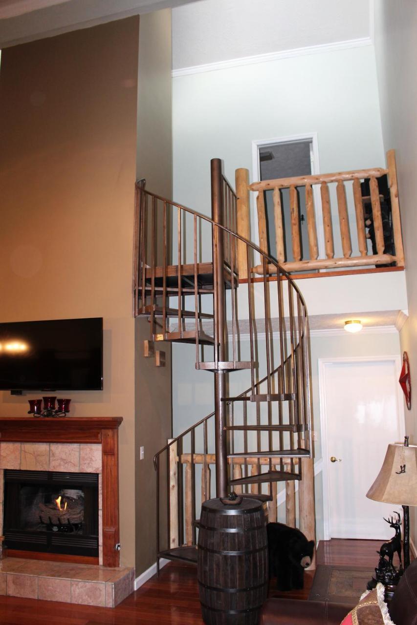 Spacious Downtown Condo Walking Distance To Downtown Gatlinburg Sleeps 6 Guests 外观 照片