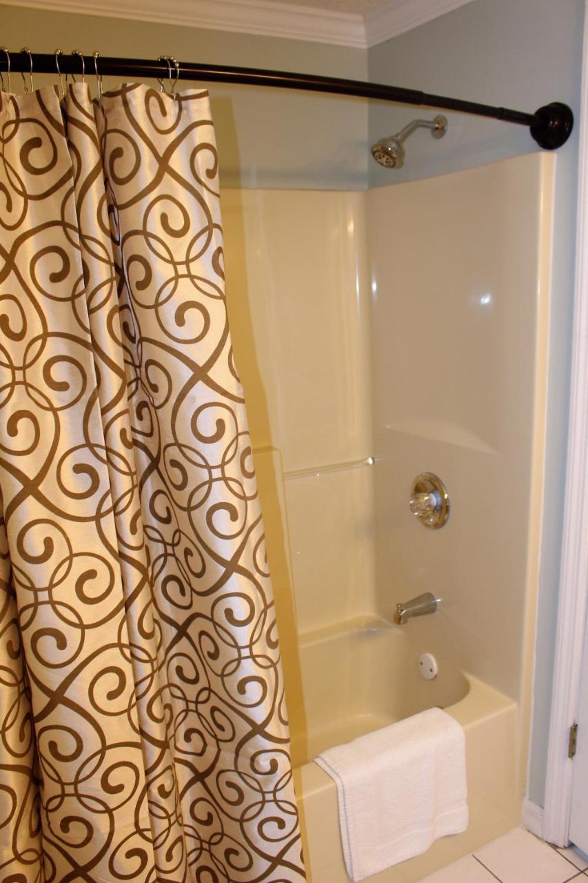 Spacious Downtown Condo Walking Distance To Downtown Gatlinburg Sleeps 6 Guests 外观 照片