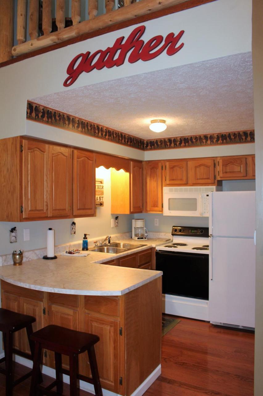 Spacious Downtown Condo Walking Distance To Downtown Gatlinburg Sleeps 6 Guests 外观 照片