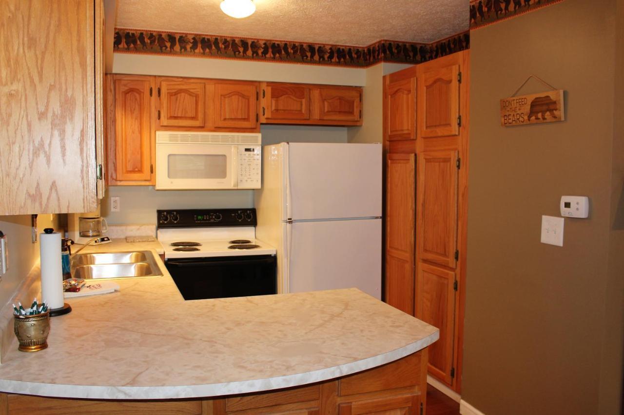 Spacious Downtown Condo Walking Distance To Downtown Gatlinburg Sleeps 6 Guests 外观 照片