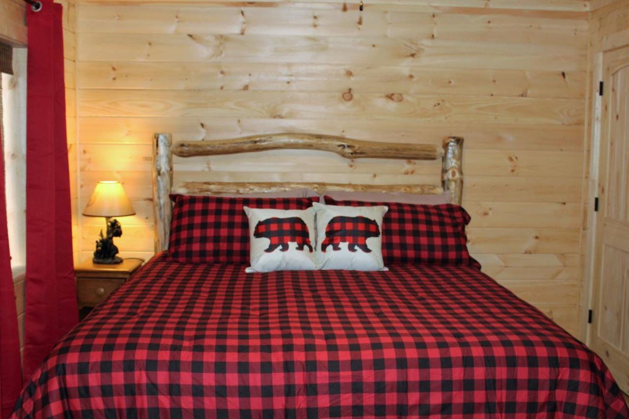 Spacious Downtown Condo Walking Distance To Downtown Gatlinburg Sleeps 6 Guests 外观 照片