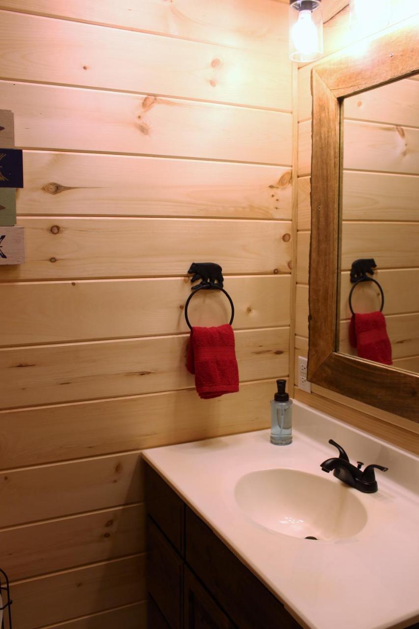 Spacious Downtown Condo Walking Distance To Downtown Gatlinburg Sleeps 6 Guests 外观 照片